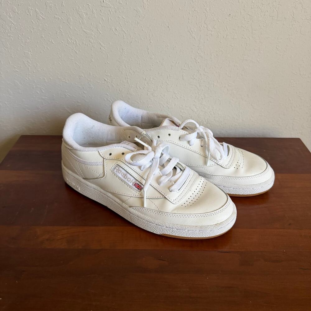 Reebok Club C 85 Lace Up White Sneaker Womens 8 Gum Rubber Sole Casual